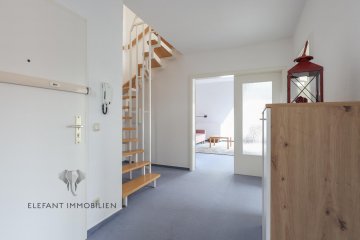 Sonnige 3-Zimmer-Eigentumswohnung in Potsdam Eiche | bezugsfrei | Südbalkon | Vollbad | Stellplatz - Flur