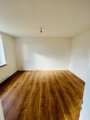 Attraktives Kapitalanlageobjekt im beliebten Dahme/Mark | 5 Wohneinheiten | Nebengelass und Garagen - Wohnung