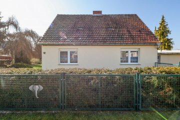Kleines Einfamilienhaus im Spreewald | 110 qm Wohnfläche | riesiges Grundstück | Nebengelass - Straßenansicht