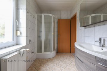 EFH in Neuhof | bezugsfrei | 3 Zimmer | 115 qm | erweiterbar | Baugenehmigung vorh. | Carport - Bad im EG